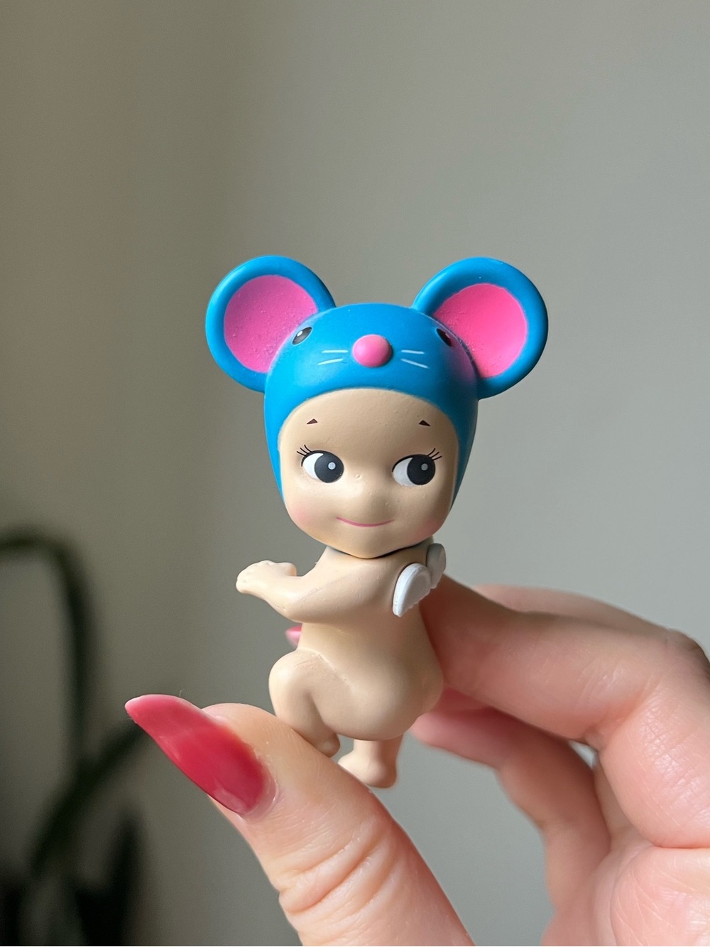 Sonny Angel Looking Back Hipper-Mouse